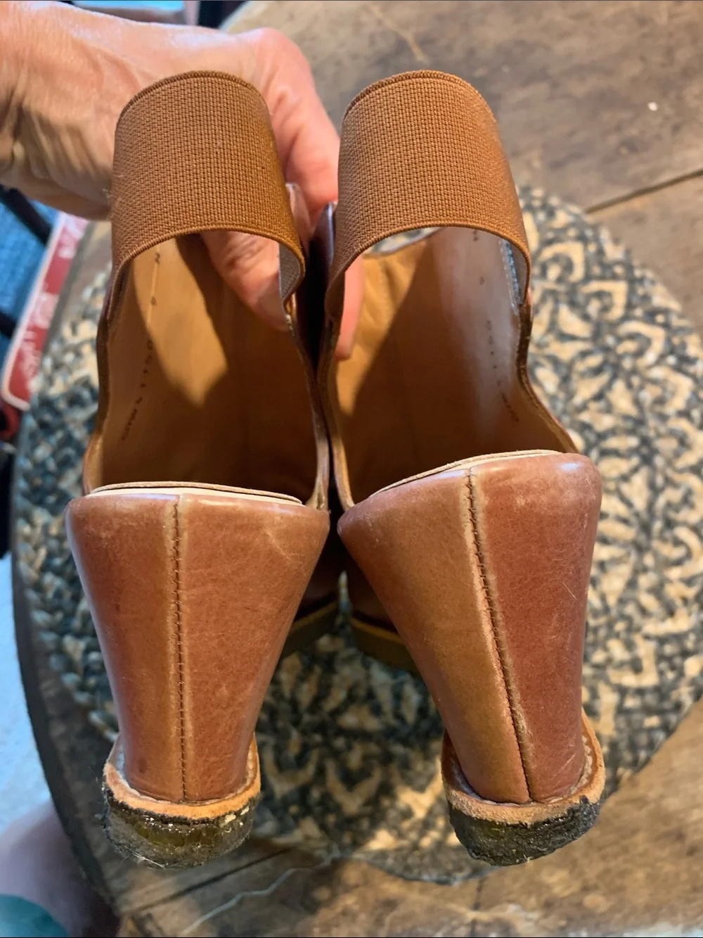 Stuart Weitzman Brown Leather Slingback Mules with Gold Chain - Picture 13 of 13